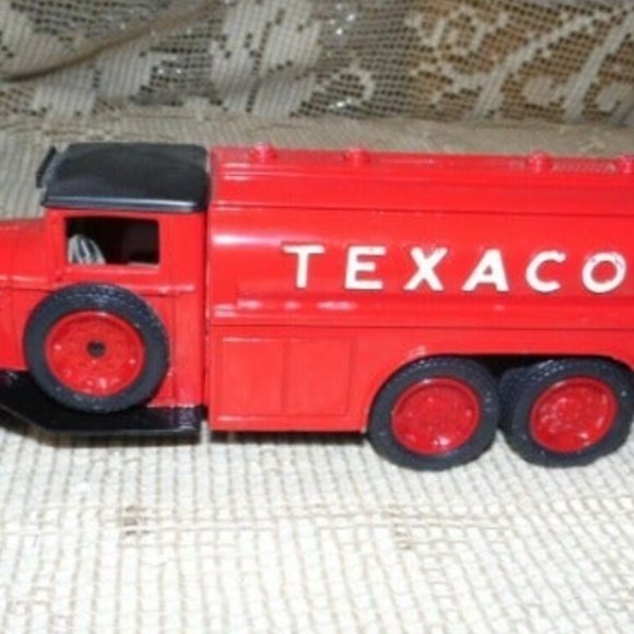 COPY - VINTAGE ERTL TEXACO TRUCK DIAMOND 1930 2 1/2 TON BANK DIE CAST 1990 #7 W… - Picture 2 of 6